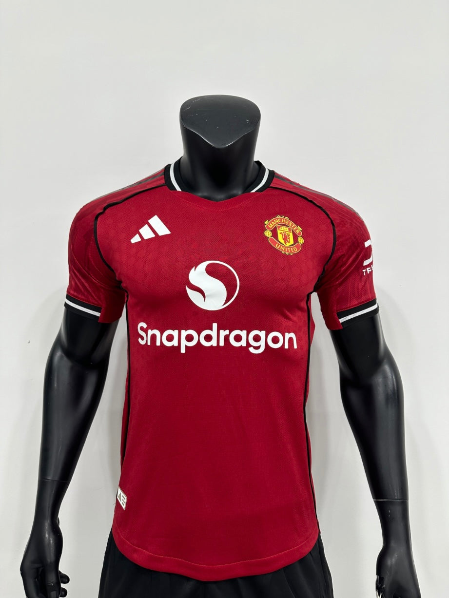 Manchester United Local 2025-2026